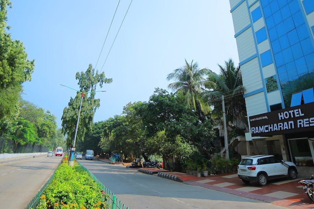 Hotel Ramcharan Residency - Tirupati - Outdoors view