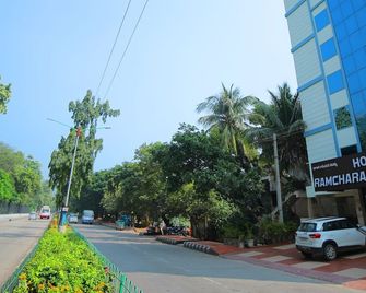Hotel Ramcharan Residency - Tirupati - Außenansicht