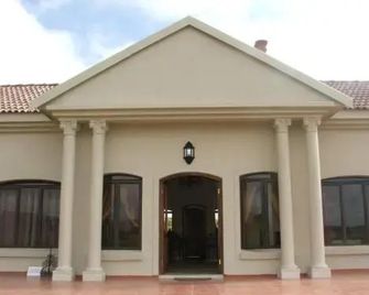 River Crossing - Winterton - Будівля