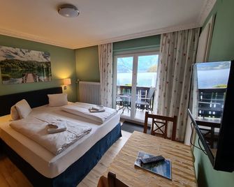 Hotel Haus am See Self Check-in - Obertraun - Bedroom