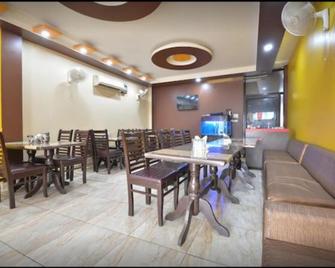 Hotel Saitej - Mahād - Restaurant