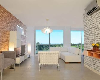 Green Bliss Spacious Studio in Nu ez - Buenos Aires - Living room