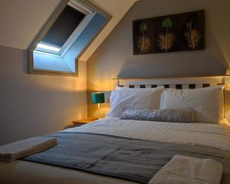Kingdom Lodge - Killarney - Bedroom