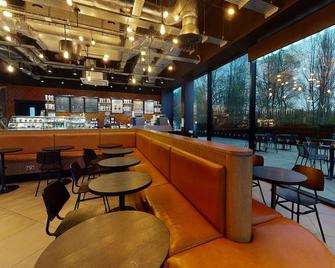 Village Hotel Portsmouth - Портсмут - Бар