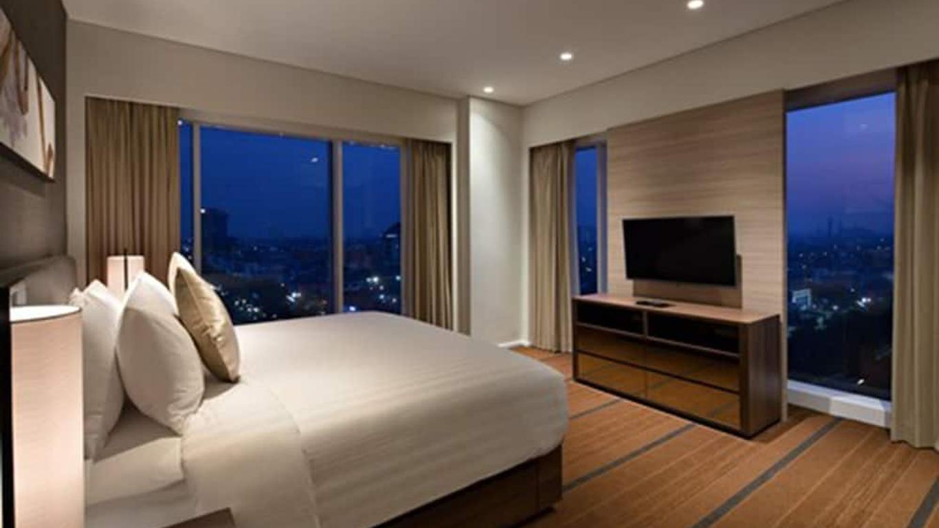 Oakwood Hotel & Residence Surabaya