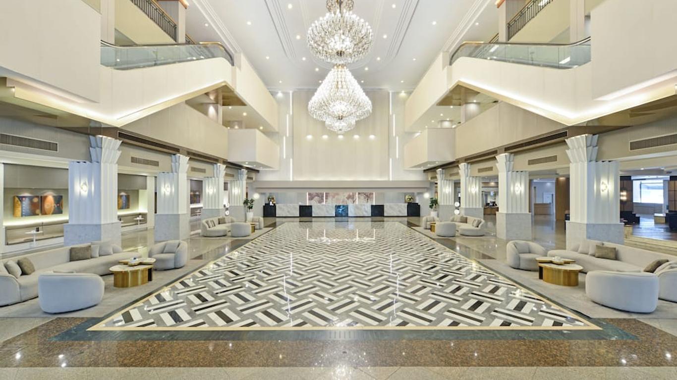 فندق توين تاورز