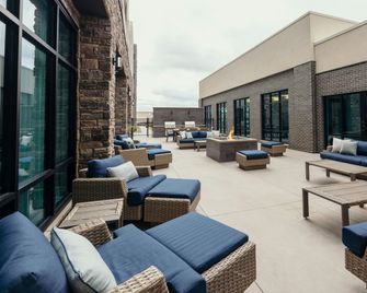 Staybridge Suites Des Moines North - Ankeny By IHG - Ankeny - Binnenhof