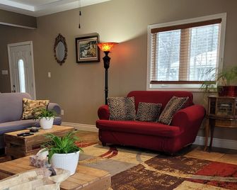 Beautiful House on the Water - Mactier - Living room