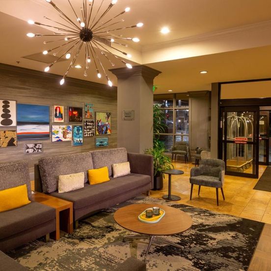 Lobby view of Silver Cloud Hotel - Seattle Broadway