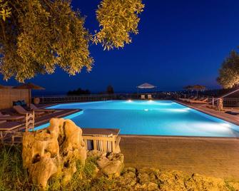 Hilltop Kefalonia 15-Bedroom Sea View Villa With Pool - Argostoli - Pool