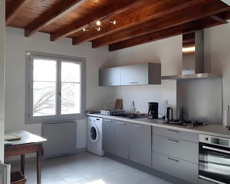 Gîte Du Mas De La Font - Meyrueis - Kitchen