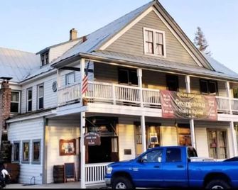 Georgetown Hotel & Saloon - Georgetown - Building