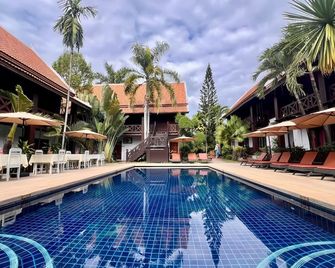 Muangthong Boutique Hotel - לואנג פראבאנג - בריכה