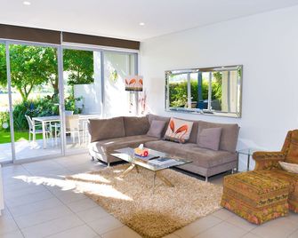 Cely's Place at Magenta Shores - Magenta - Sala de estar