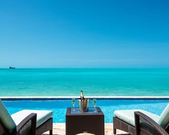 Villa Calypso: Ocean Access, Pool, Kayaks, & More! - Five Cays Settlement - Piscine