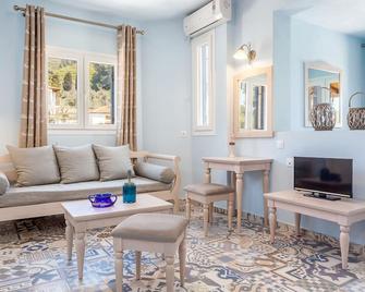 Stafylos Suites & Boutique hotel - Stafylos - Sala de estar