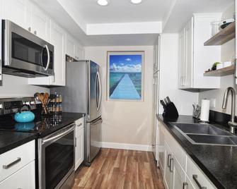 Special 11/1 - 12/1 80/Nt. Beautiful Condo! Walking Trail To Gorgeous Beach! - Dana Point - Cocina