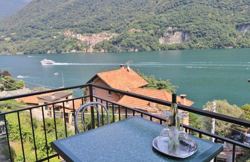 Appartamenti La Porta sul Lago - Laglio - Balkon