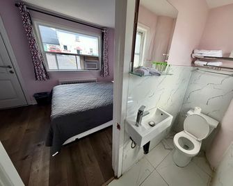 Oshawa Inn Motel - Oshawa