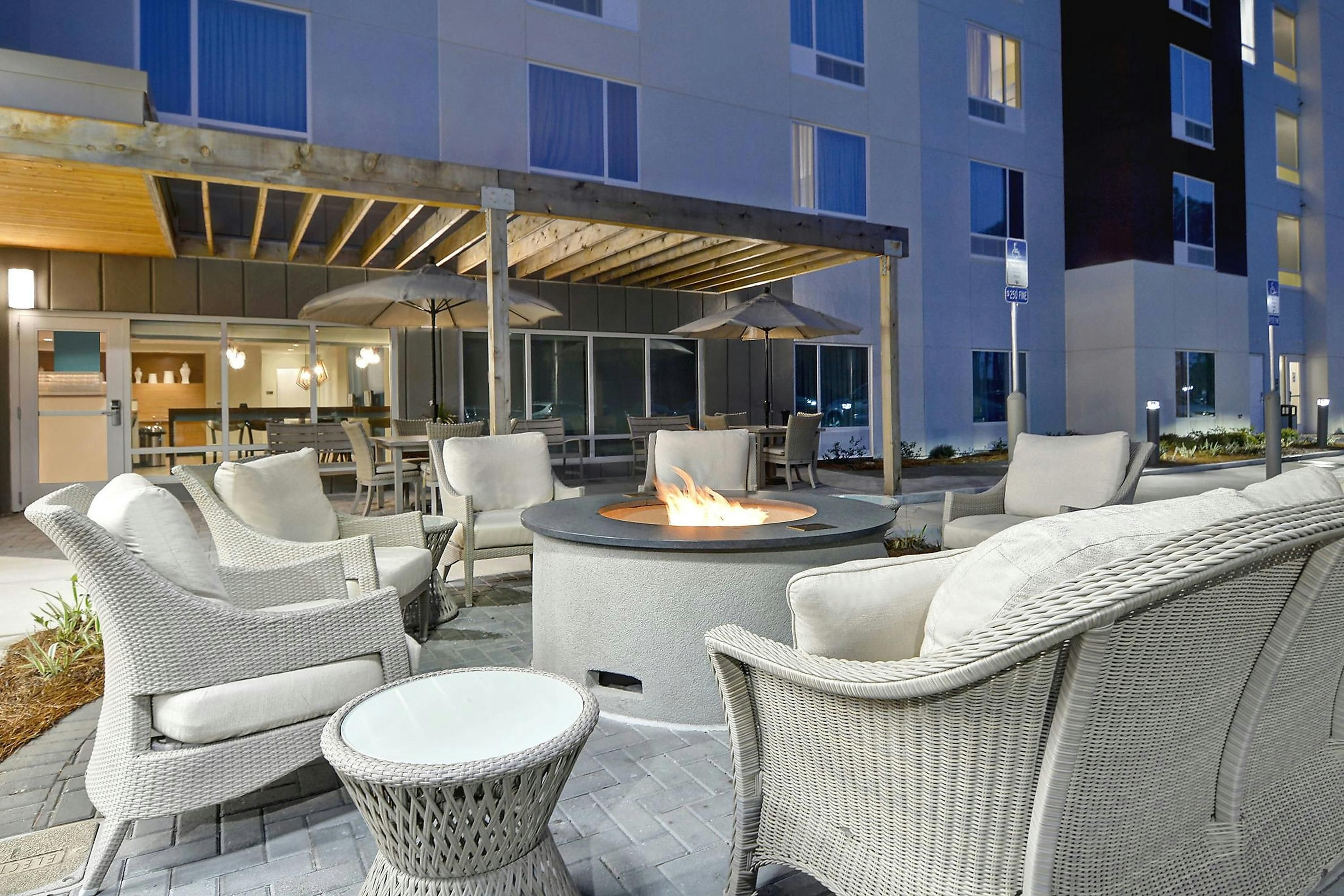 TownePlace Suites by Marriott Panama City Beach Pier Park - Panama City Beach - Патіо