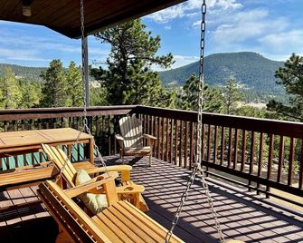 3-bedroom luxury home 5 minutes from Rocky Mountain National Park Wild Basin - Lyons - Balcón