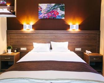 Hotel Hemingway - קרסנודאר - חדר שינה