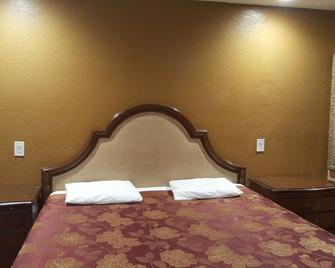 Central Inn Motel on 41 Street - Los Angeles - Bedroom