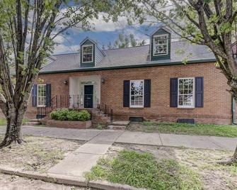 Halpino - Vicksburg - Bygning