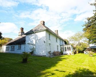 Trenderway Farm - Looe - Budova
