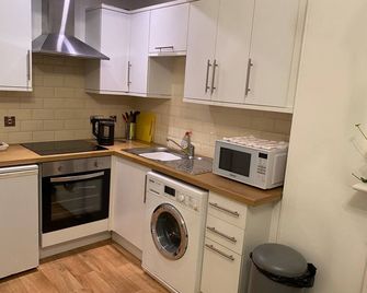 Apartment Central Exeter - Exeter - Kitchen