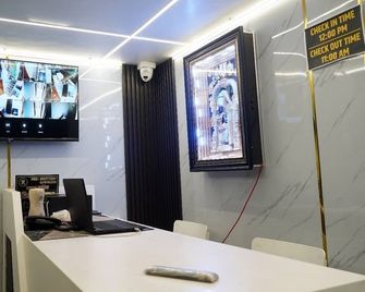 Gg Stay Inn - Varanasi - Front desk