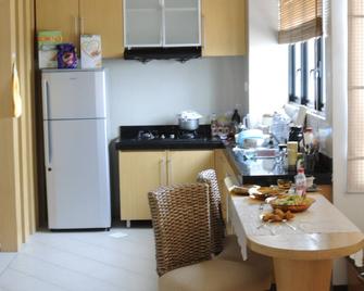 A Beautiful Apartment in Kuala Lumpur - Seri Kembangan - Kitchen