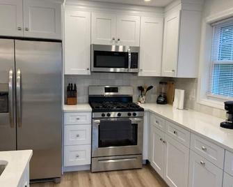 Warwick Rental - Warwick - Kitchen