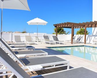 Barefoot Beach Club - Madeira Beach - Zwembad