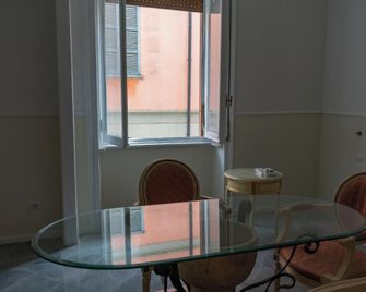 Palazzo Novecento Rooms - Lecco - Essbereich