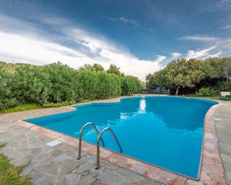 Sea & Villas - Stintino - Basen