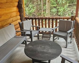 Pet Friendly Creekside Cabin Kooser St Park - Somerset - Balkon