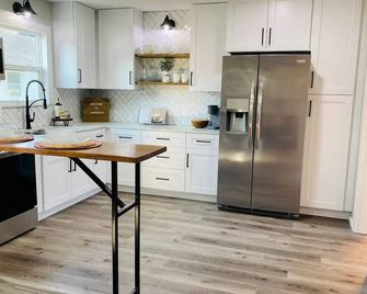 Magnolia St. Guest House - Liberty - Keittiö