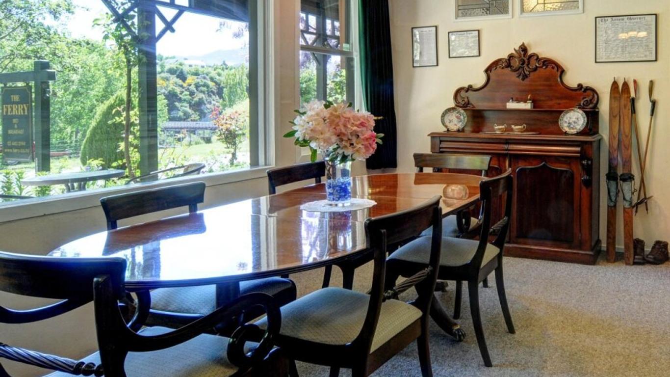 ذا أولد فيري هوتل بد آند بريكفاست