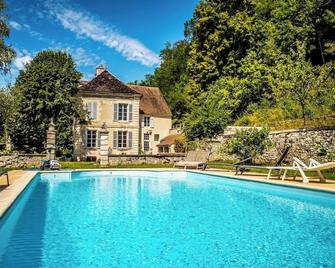 Gîte Château du Colombier - Piscine chauffée - Mailly-le-Château - Pool