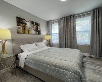 2 beds/3 br with office very specious unit in StB with free parking and wifi. - Winnipeg - Chambre