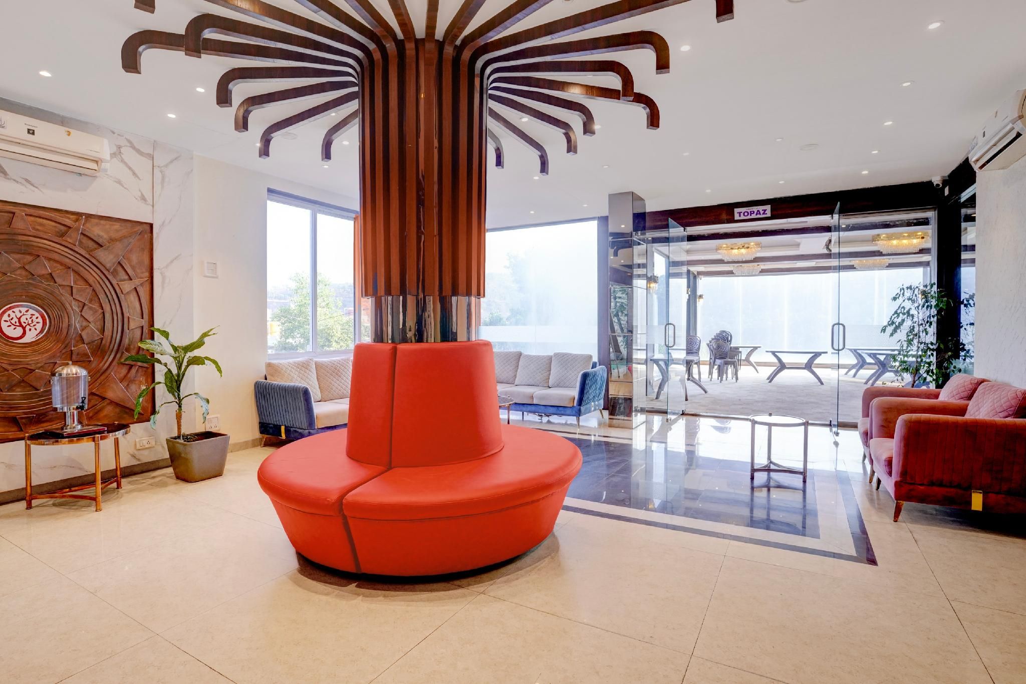 Palette Hotel and Resort Panchgani - מהבלשוואר - לובי