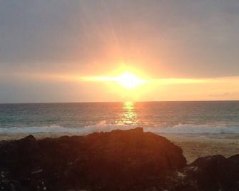 A Perfect Suite For Temporary Short Term Visitors - Kailua-Kona - Beach
