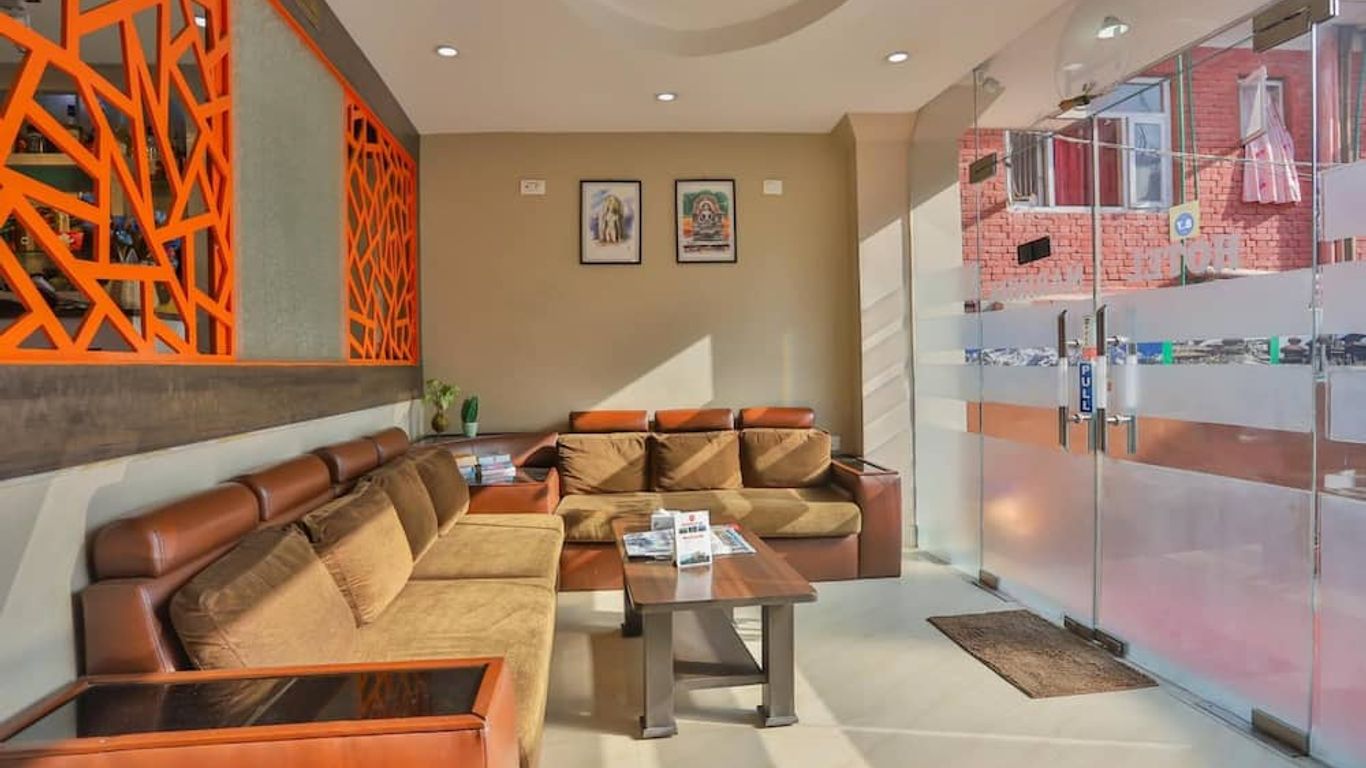 OYO 747 Hotel Marinha