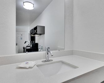 Motel 6 Austin South Airport - Austin - Kylpyhuone
