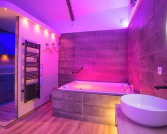 Harmonie Gîte Et Spa - Pleslin-Trigavou - Living room