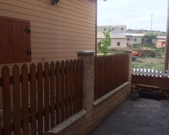 Se Alquila Cabaña de Madera - Orihuela del Tremedal - Balcón