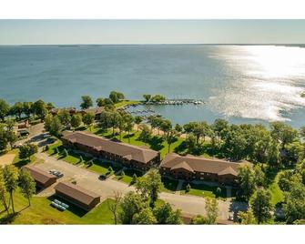 Beautiful, Large, Lower Level, Beach Frond Condo on Leech Lake, Multi Family - Walker - Вигляд зовні