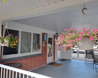Three Island Motel - Bobcaygeon - Patio