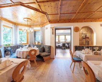 Hotel Enzian Paznaun - See - Restaurace